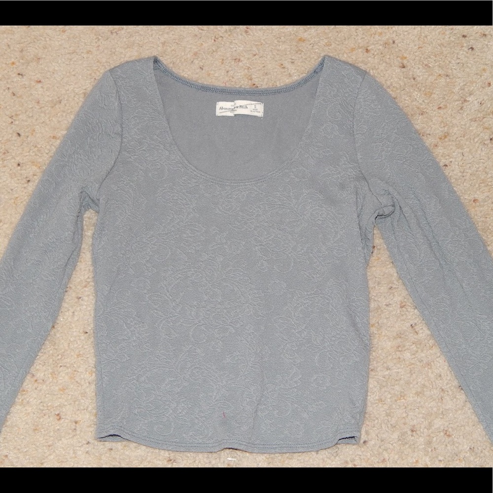 A&F gray long sleeve crop top